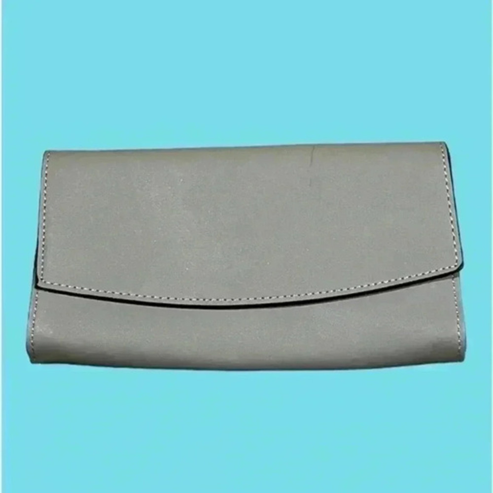 Basic modern light gray clutch purse wallet